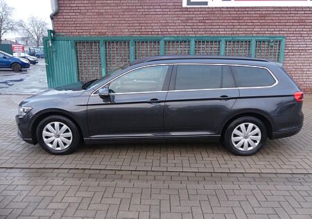 VW Passat Variant Volkswagen Business +DSG+AHK+
