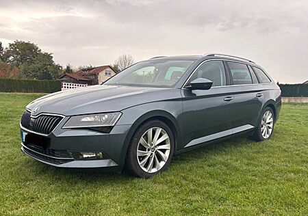 Skoda Superb 2.0 TDI DSG Style Combi Style