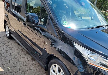 Ford Grand Tourneo 1.6 TDCi 85kW Titanium Titanium