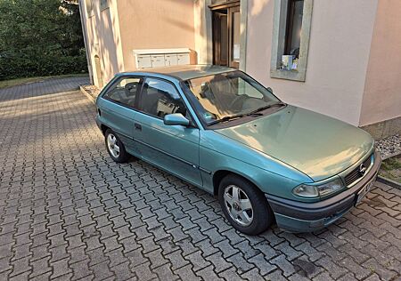 Opel Astra 1.6 GL Coupe