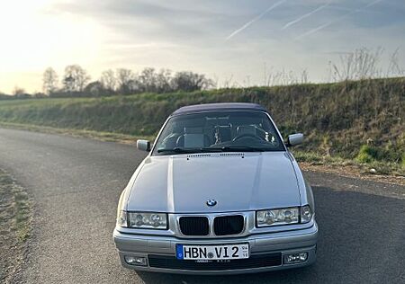 BMW 320i Cabrio