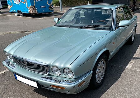 Jaguar XJ XJ8 Sovereigen 4.0L 284PS 141tkm BJ.1998