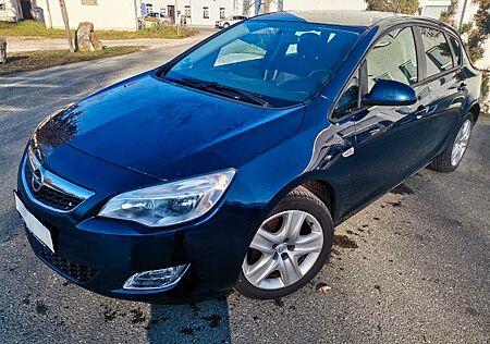 Opel Astra ++Design Edition+Automatik+sehr gepflegt!