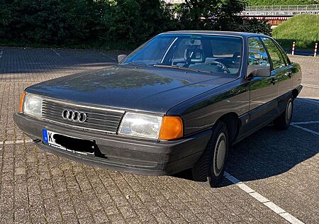 Audi 100 Typ 44 . H-Zulassung . TÜV neu
