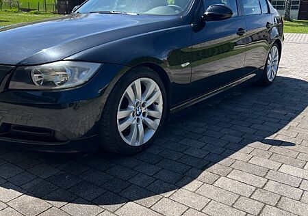 BMW 318i e90