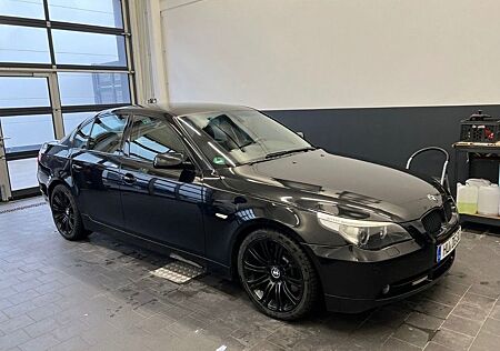 BMW 545i A -