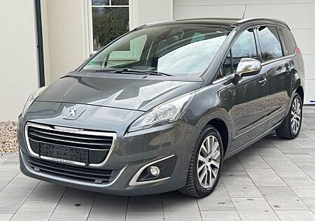 Peugeot 5008 Allure 1.6 , Head-up, PDC, Navi, StHz, Pano