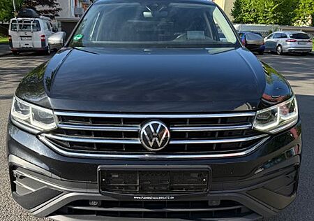 VW Tiguan Allspace Volkswagen 2.0 TDI DSG iQ Light HUD