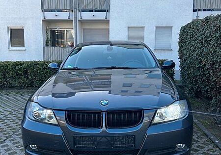 BMW 318i -