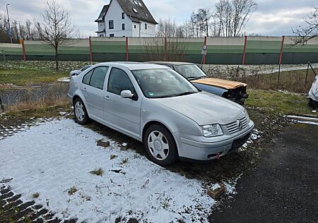 VW Bora Volkswagen 1.6 Basis Basis