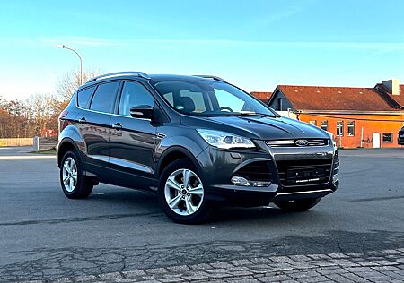 Ford Kuga 2,0 TDCI 2x4 Titanium