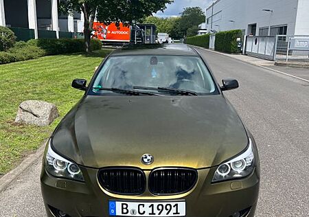 BMW 523i A -