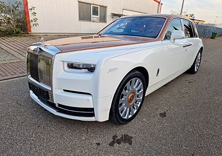 Rolls-Royce Phantom Two-Tone 4-Seats 1-OF-1