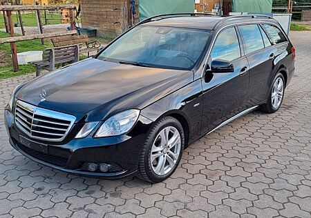 Mercedes-Benz E 300 CDI T BlueEFFICIENCY -