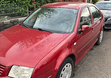 VW Bora Volkswagen 2.3 V5 - TÜV NEU