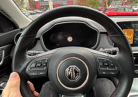 MG HS 1.5T-GDI Luxury Luxury