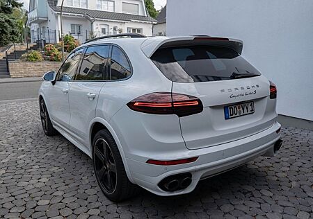 Porsche Cayenne Turbo S