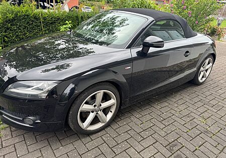 Audi TT Roadster 2.0 TDI quattro S-LINE