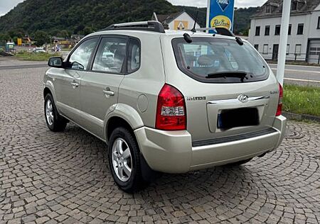 Hyundai Tucson 2.0 GLS 92.800km grau metallic