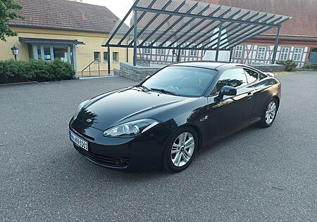 Hyundai Coupe 2.0 Allwetterreifen, TÜV, Garagenfahrzeug