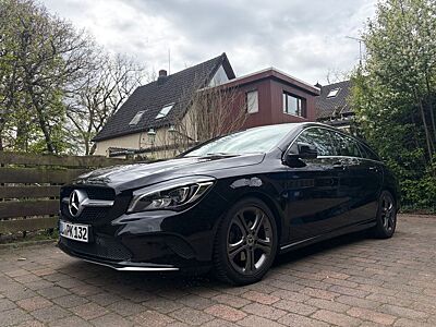 Mercedes-Benz CLA 220 Shooting Brake CLA 220 4MATIC DCT AM...