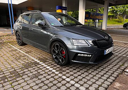 Skoda Octavia 2.0 TSI DSG RS Combi RS
