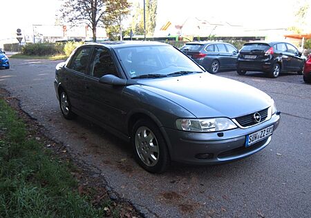Opel Vectra 1.8 16V Selection