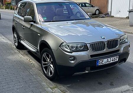 BMW X3 3.0sd - Allrad Panorama Automatik, Xenon