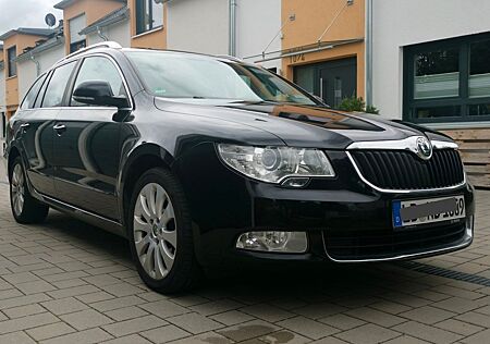 Skoda Superb 2.0 TDI DSG Elegance AHK 8fach bereift
