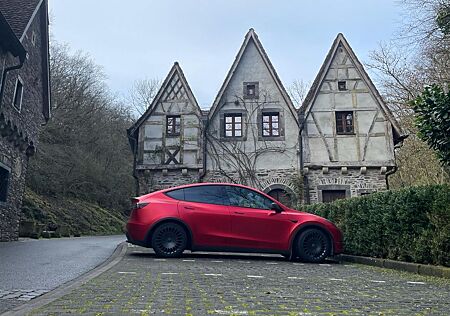 Tesla Model Y Performance - fertig EoW und TÜV neu