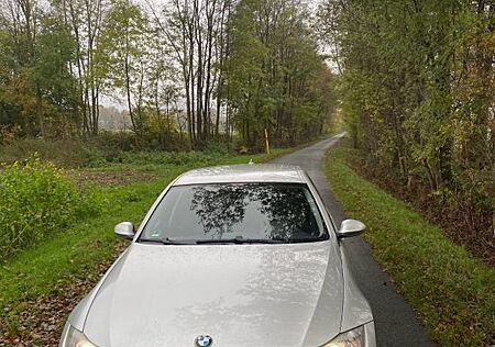 BMW 318i Touring -