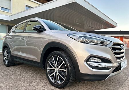 Hyundai Tucson 1,7 Ltr 2WD Navi Klima Kamera AHK Tüv NEU
