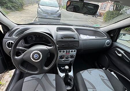 Fiat Punto 1.2 8V -