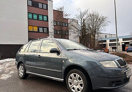 Skoda Fabia 1.4 ( 75 PS ) mit Klima ( neue TUV bis 05/2027 )
