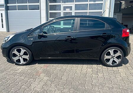 Kia Rio 1.4 CRDi Platinum Edition Platinum Edition