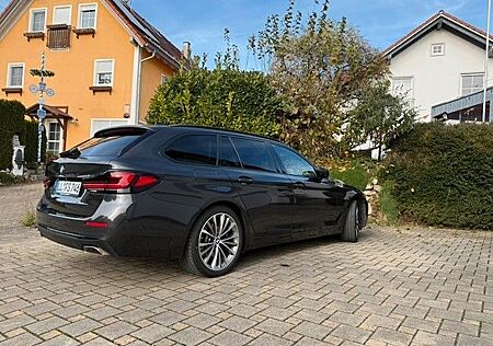 BMW 520d Touring KomSitze, MASSAGE, SitzLü, StdHzg