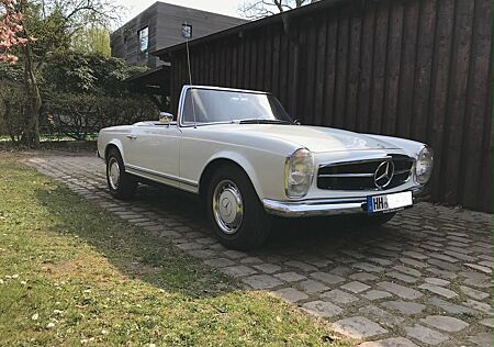 Mercedes-Benz 230 SL Pagode W113