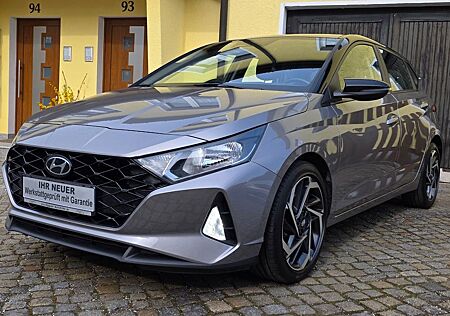 Hyundai i20 "Trend"_Sitz- und LRH_8 fach Alu_Android...