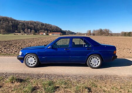 Mercedes-Benz 190 Azzurro