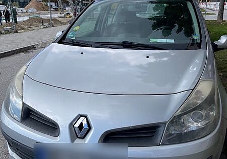 Renault Clio Grandtour -Scheckheft, neuer TÜV und Reifen