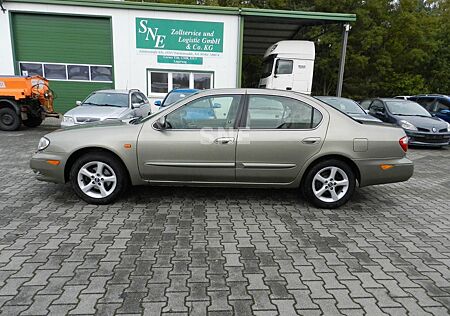 Nissan Maxima QX 3,0 Elegance