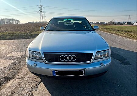 Audi A8 2.5 TDI quattro tiptronic -