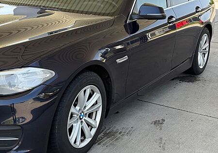 BMW 520d xDrive Touring A -