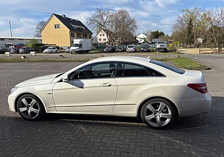 Mercedes-Benz E 250 Coupé CDI BlueEFFICIENCY Leder Klima