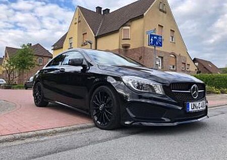 Mercedes-Benz CLA 250 DCT 4MATIC AMG Line AMG Line