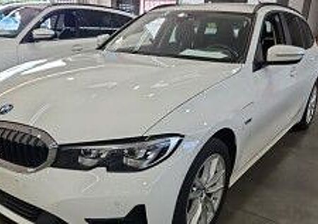 BMW 330e Touring Advantage ACC*LED*SPORTSITZE*1-HAND