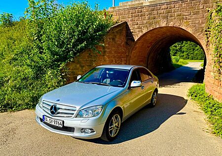 Mercedes-Benz C 180 Avantgarde 2.Hd. gut ausgestattet gepflegt