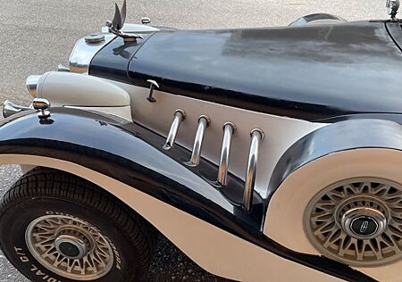 Lincoln Town Car Excalibur Black/White Stretch Limousine Tausch?