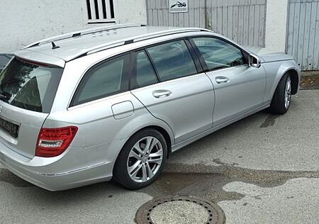Mercedes-Benz C 180 T AVANTGARDE AVANTGARDE