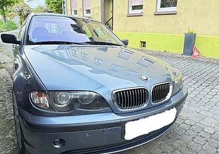 BMW 320i -